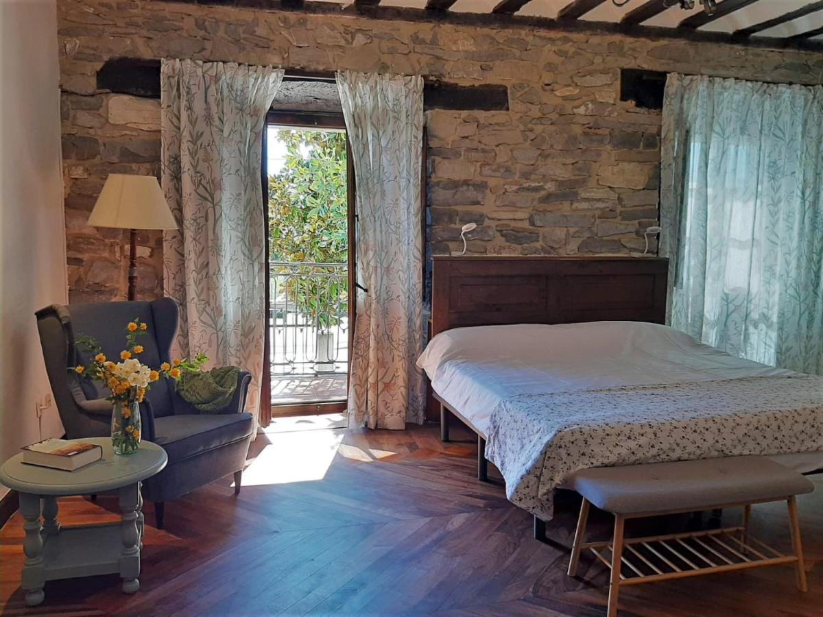 Hotel Dona Lola Izarra Zewnętrze zdjęcie