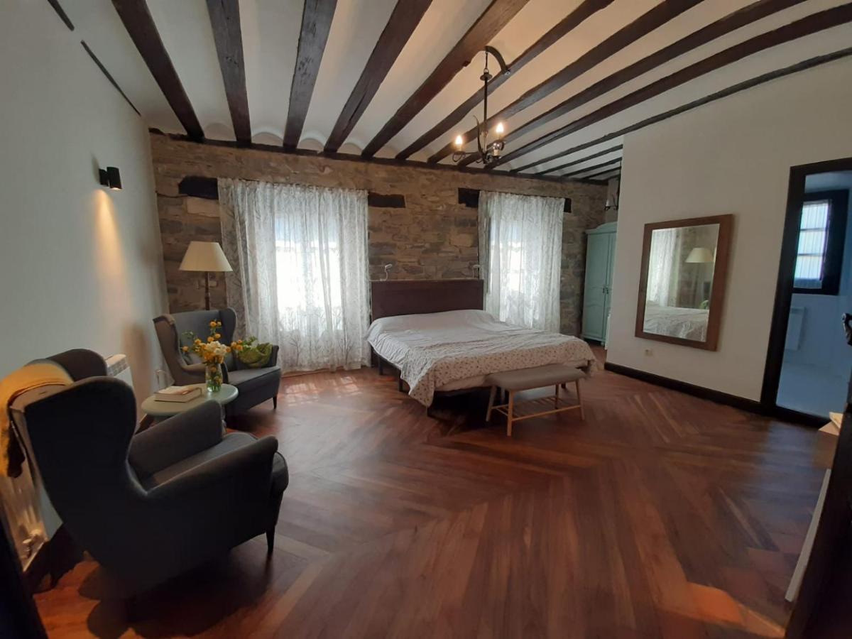 Hotel Dona Lola Izarra Zewnętrze zdjęcie